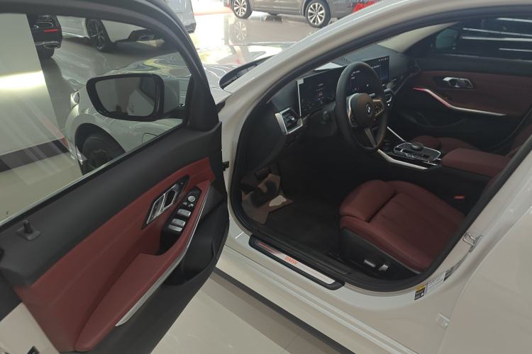 Used BMW i3 2022 eDrive 35 L Driver Seat