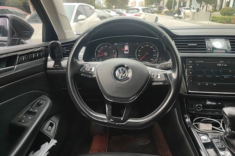 Used Volkswagen Phideon 2019 380TSI Two-Wheel Drive Business Edition China VI Standard
