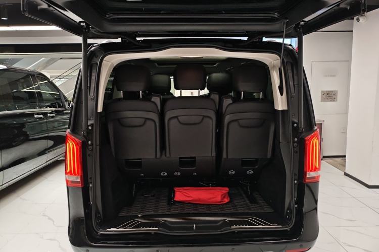 Used Mercedes-Benz V-Class 2021 V 260 Avantgarde Edition
