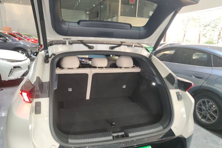 Used Lynk & Co Z20 2025 530 km Range Rear-Wheel Drive Max
