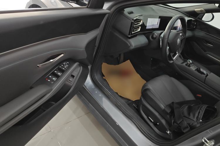 Used BYD Qin L 2025 DM-i Smart Drive 120KM Superior Model
