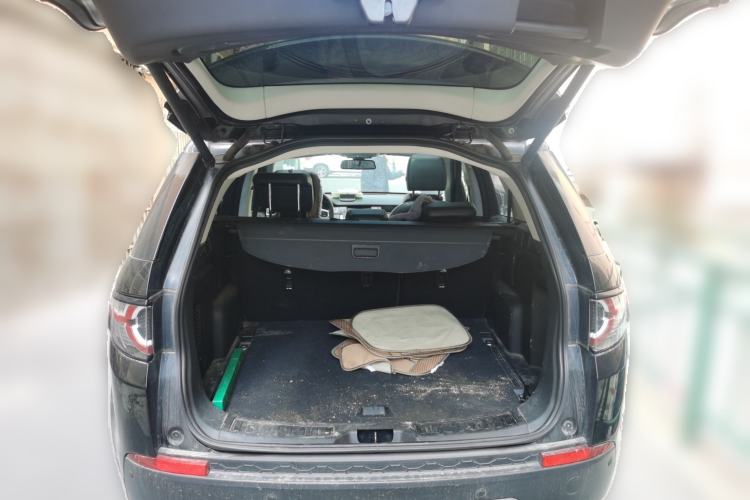 Used Land Rover Discovery Sport 2018 240 PS SE Version Trunk