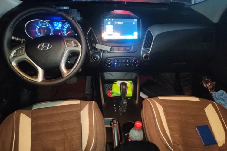 Used Hyundai ix35 2012 2.0L Automatic Two-Wheel Drive New Edition GL Center Console