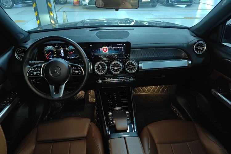 Used Mercedes-Benz GLB 2023 GLB 220 Sport Edition Center Console