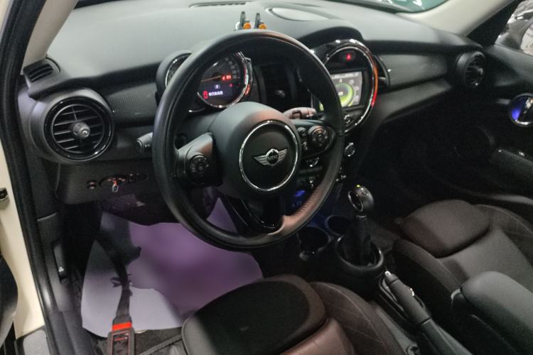 Used MINI MINI 2016 1.5T COOPER Five-Door Edition
