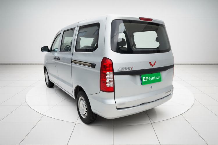 Used Wuling Hongguang V 2019 1.5L Base Version China VI LAR