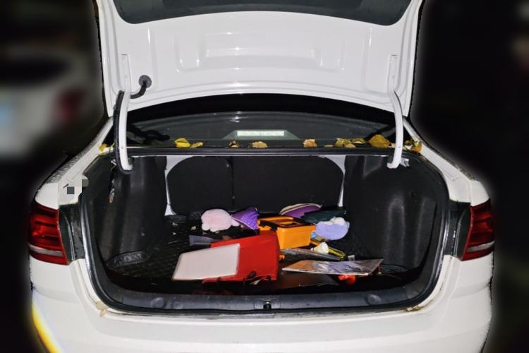 Used Volkswagen Lavida 2015 1.6L Automatic Comfort Edition Trunk