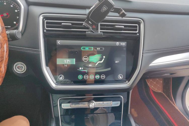 Used Roewe RX8 2019 30T Two-Wheel Drive Supreme Flagship Edition
