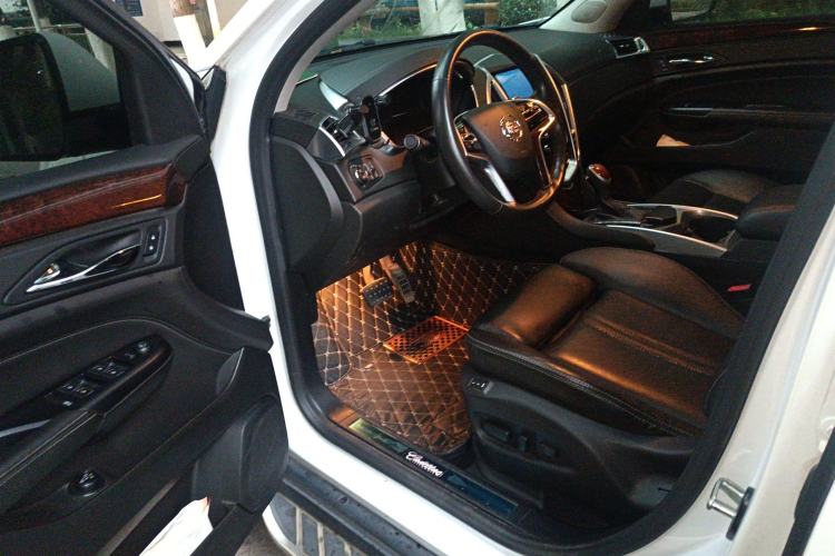 Used Cadillac SRX 2015 3.0L Elite Model Driver Seat