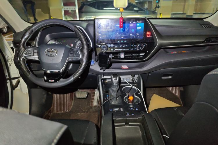 Used Toyota Highlander 2022 Dual-Engine 2.5L Two-Wheel Drive Prestige Edition 7-Seater Center Console