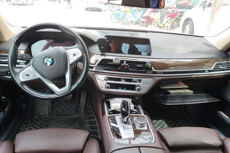 Used BMW 7 Series 2019 730Li Luxury Package Center Console
