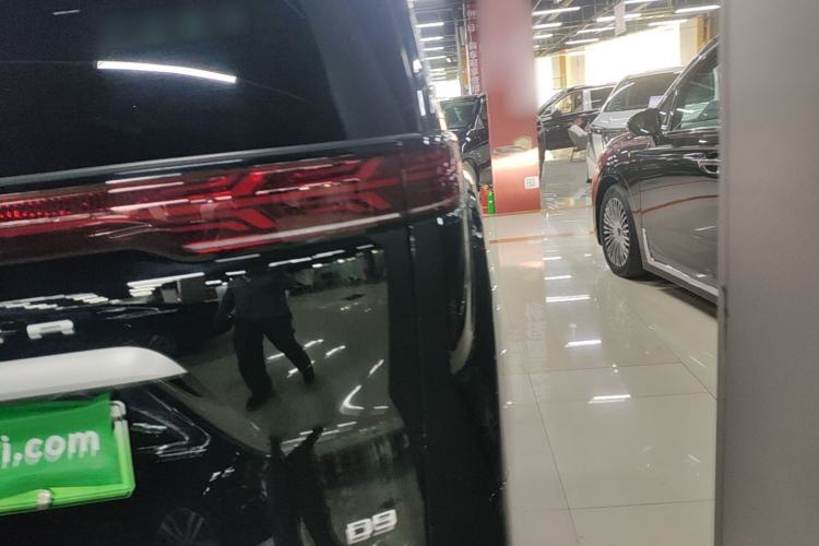 Used Denza D9 2022 DM-i 970 Four-Wheel Drive Prestige Model
