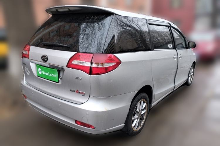 Used BYD M6 2015 2.4L Automatic Luxury Model