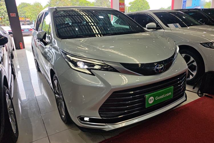 Used Toyota SIENNA 2021 2.5L Hybrid Premium Edition