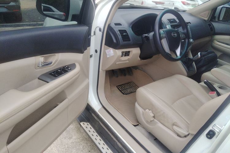 Used BYD S6 2013 Platinum Edition 2.0L Manual Luxury Model
