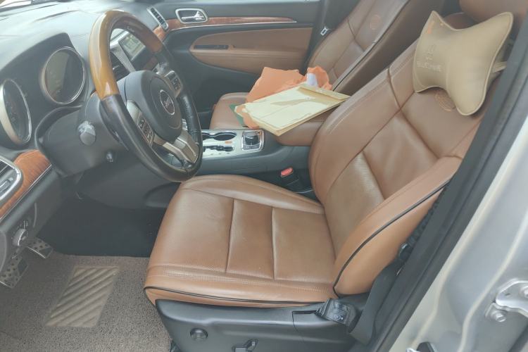 Used Jeep Grand Cherokee 2011 3.6L Flagship Edition Left Front Seat