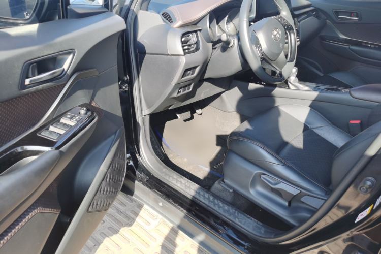Used Toyota C-HR 2018 2.0L Flagship Version China V Standard