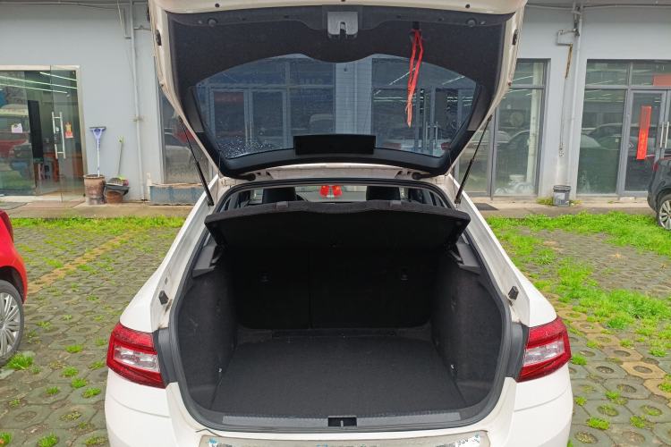 Used Skoda Octavia 2020 TSI230 DSG SmartDrive Luxury Edition Trunk