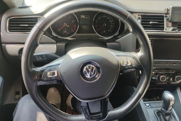 Used Volkswagen Sagitar 2017 230TSI Automatic Comfort Version