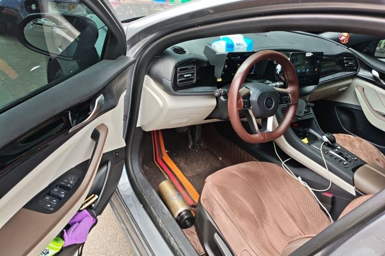 Used BYD Qin PLUS 2024 HONOR Edition DM-i 55KM Leading Model
