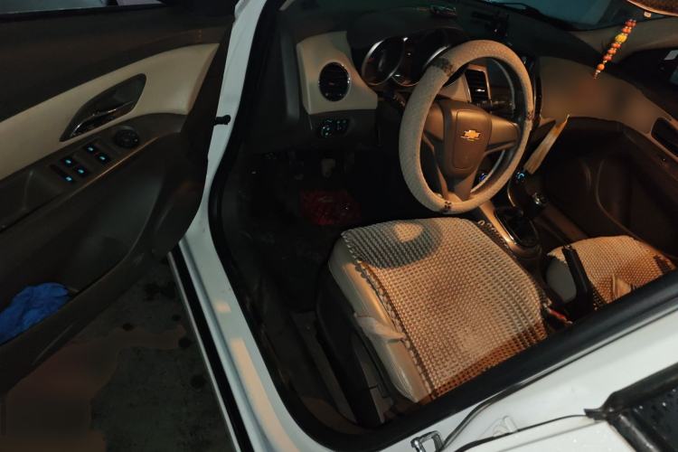 Used Chevrolet Cruze 2015 1.5L Classic SE MT Driver Seat