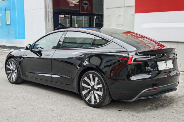 Used Tesla Model 3 2023 Long-Range All-Wheel-Drive Version