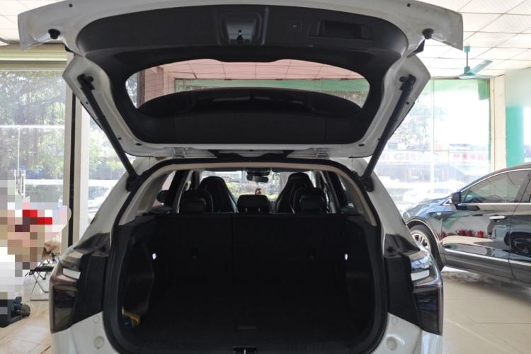 Used Hongqi HS3 2023 1.5T Two-Wheel Drive Shanwei Edition Trunk