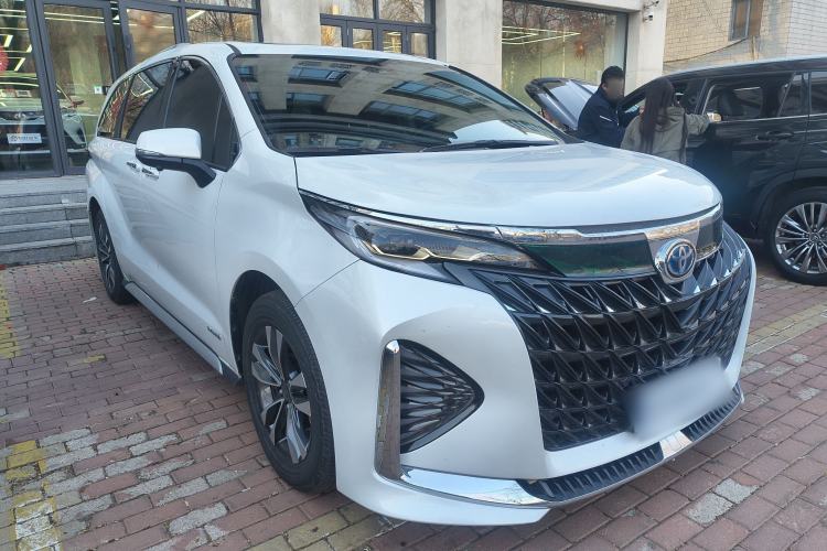 Used Toyota Granvia 2023 2.5L Hybrid Luxury Edition Exterior 2