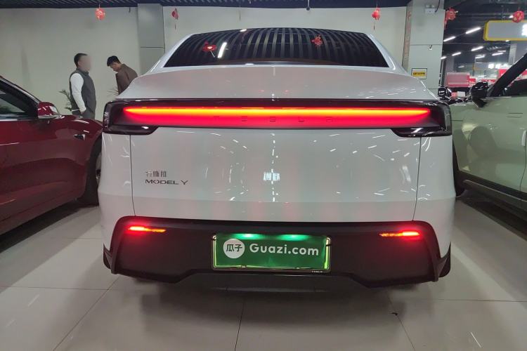 Used Tesla Model Y 2025 Rear-Wheel-Drive Version