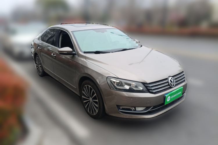Used Volkswagen Passat 2014 1.8TSI DSG Prestige Navigation Edition Front Right 45 Deg