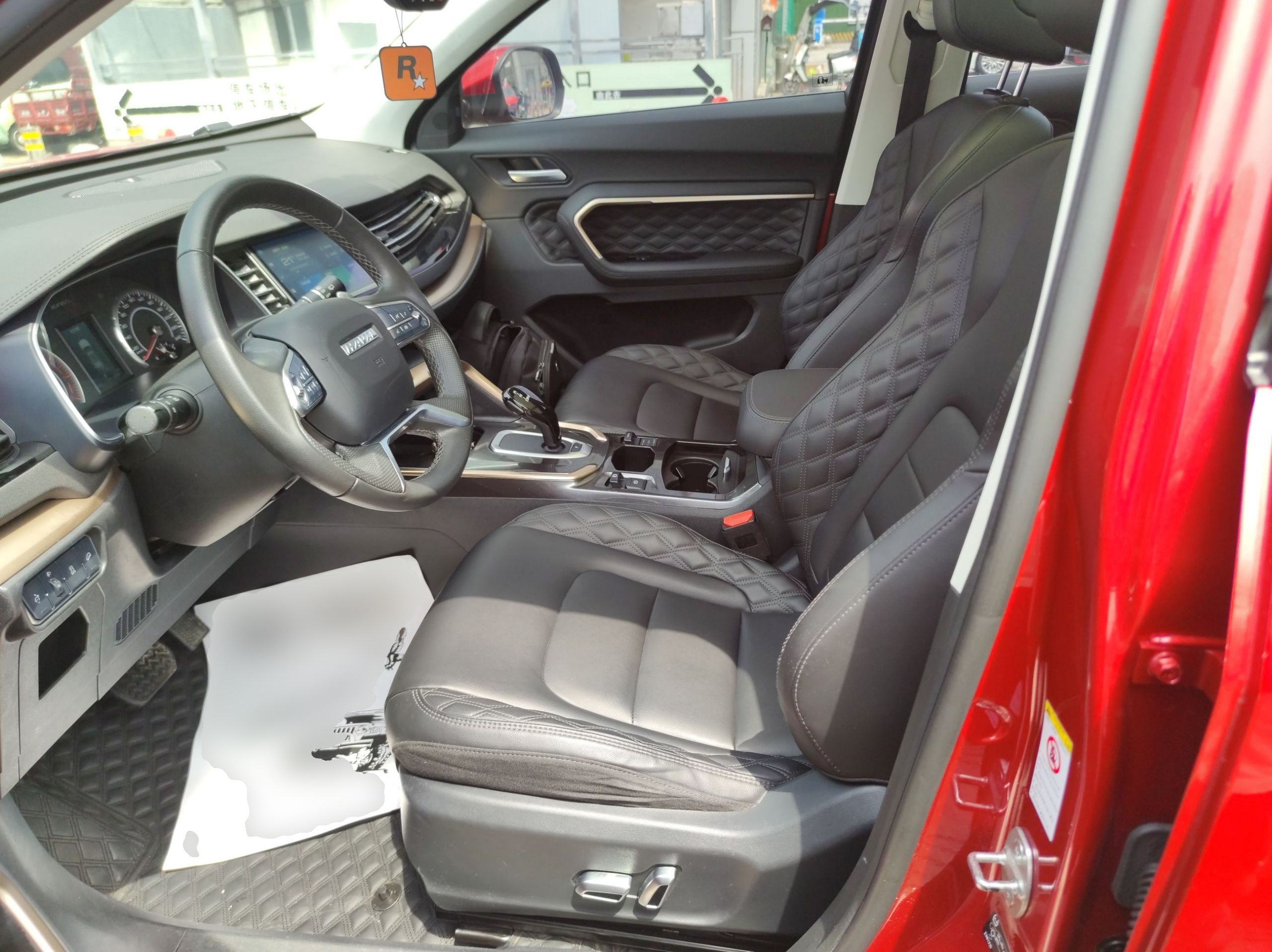 المقاعد الأمامية داخل السيارة