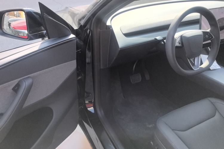 Used Tesla Model Y 2026 Rear-Drive Model