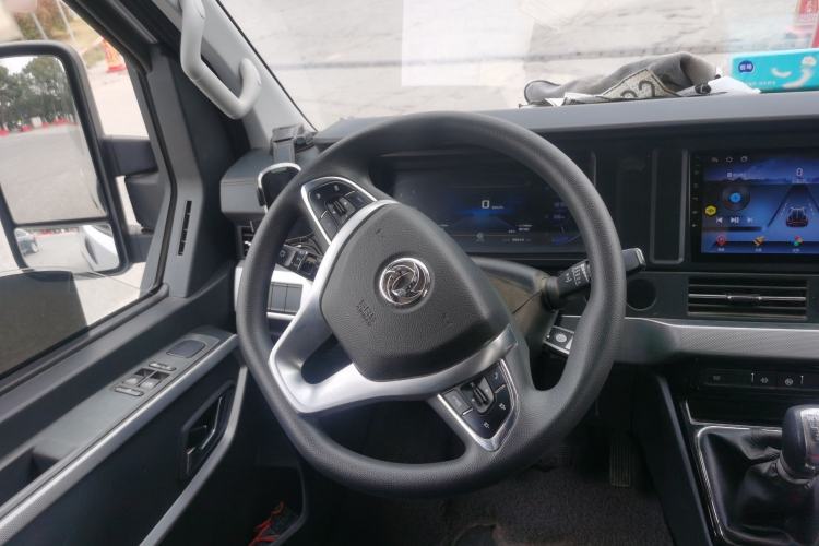 Used Dongfeng Yufeng 2023 V9+ 2.0T Manual Front-Wheel-Drive Multi-Function Mid-Roof Van with 7/8/9 Seats
