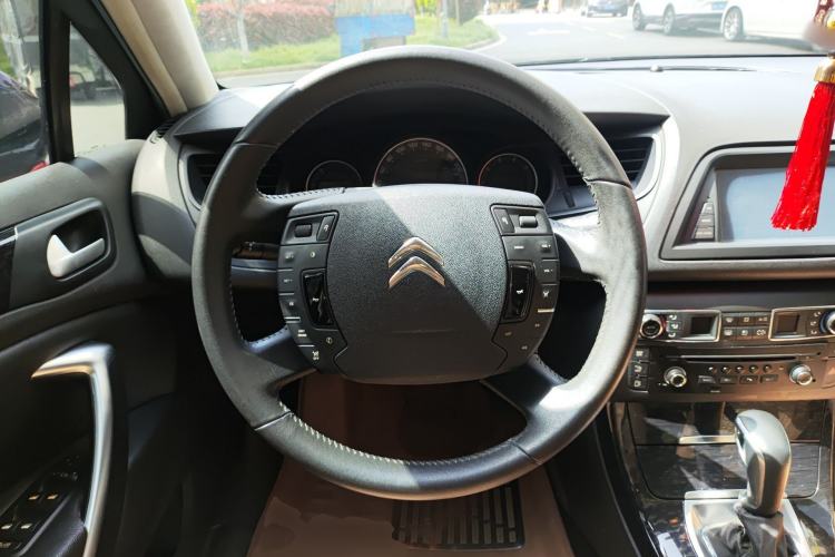 Used Citroen C5 2013 2.0L Automatic Luxury Model Steering Wheel