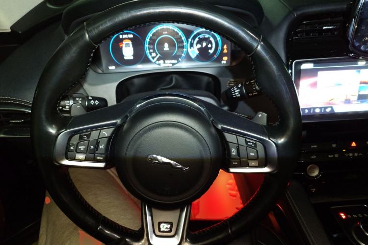 Used Jaguar F-PACE 2016 2.0T Two-Wheel-Drive R-Sport Sport Edition
