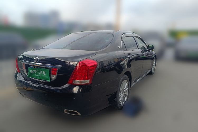 Used Toyota Crown 2011 2.5L Royal Special Edition with Leather and Sunroof Rear Right 45 Deg