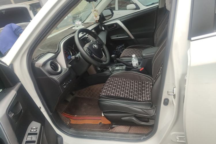 Used Toyota RAV4 2016 2.0L CVT Two-Wheel Drive Fashion Edition China V Standard