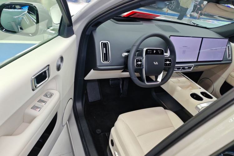 Used Li Auto L6 2025 Max Smart Refresh Edition
