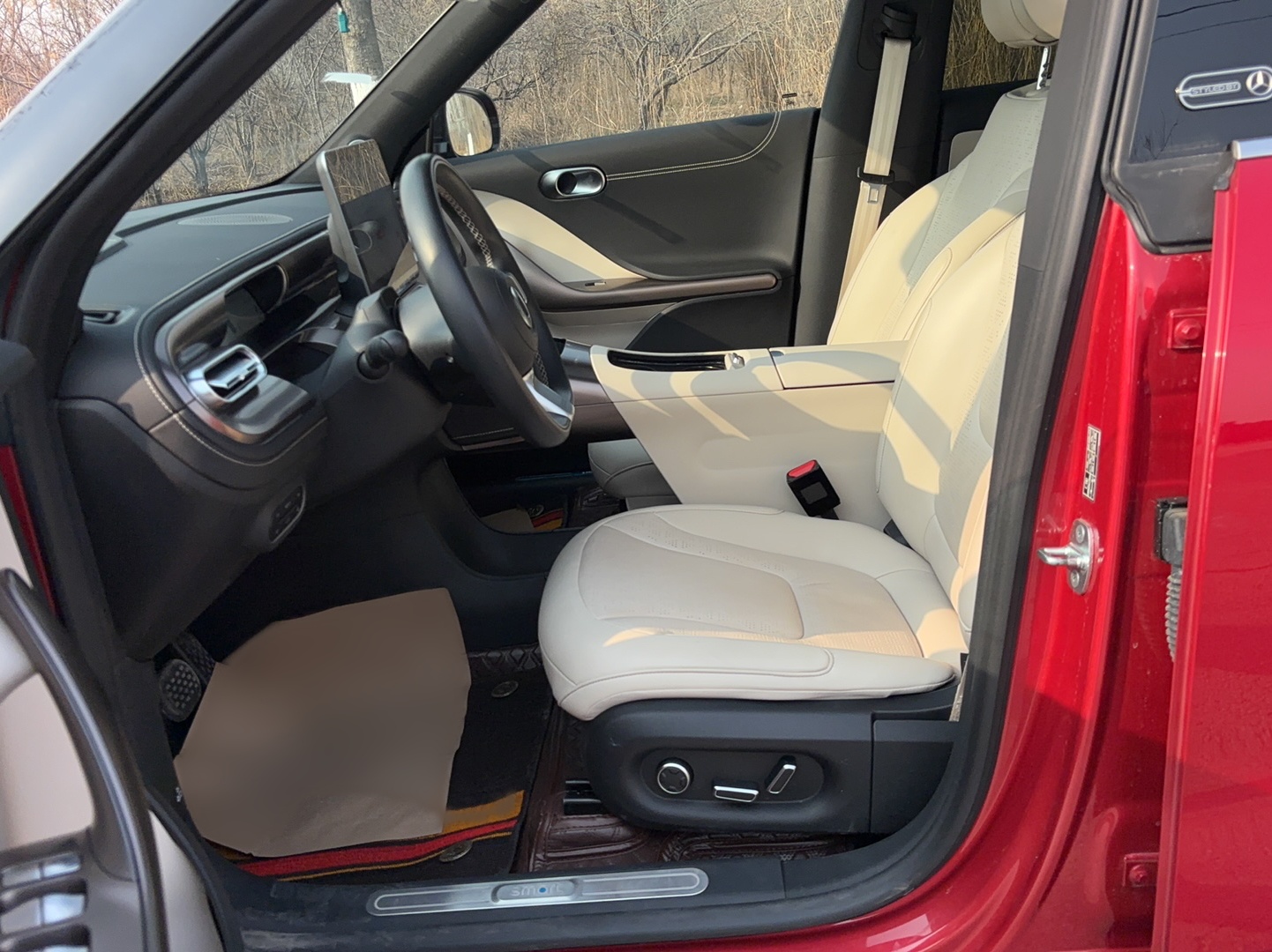 المقاعد الأمامية داخل السيارة