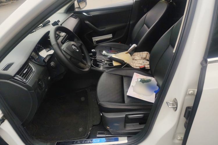 Used Skoda Octavia 2017 Classic Model 1.6L Manual Standard Edition
