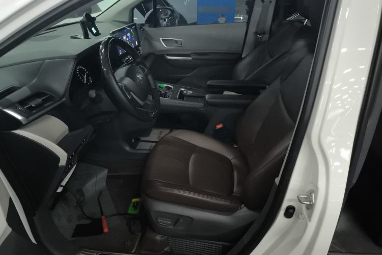Used Toyota SIENNA 2023 2.5L Hybrid Comfort Edition Left Front Seat