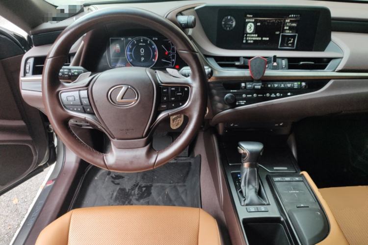 Used Lexus ES 2018 200 Excellence Edition China V Standard
