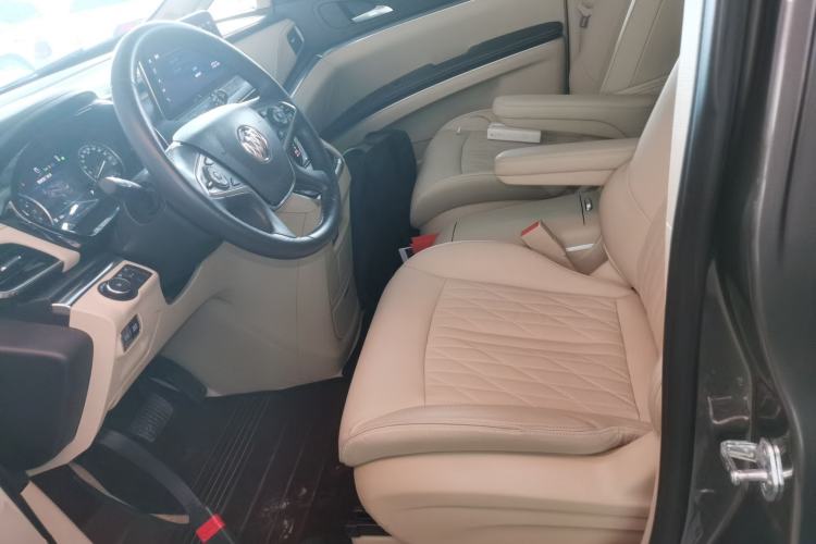 Used Buick GL8 2023 Facelifted Land Cruiser Executive Luxury Version