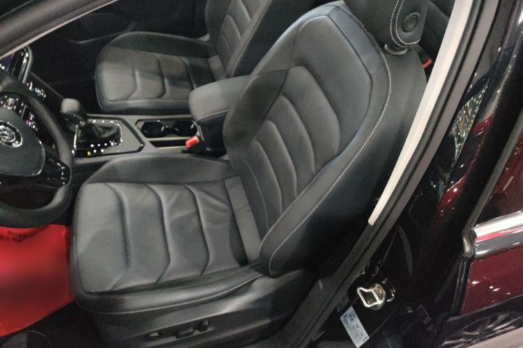 Used Volkswagen Tiguan L 2020 330TSI Automatic Two-Wheel Drive Smart Luxury Edition China VI Standard Left Front Seat