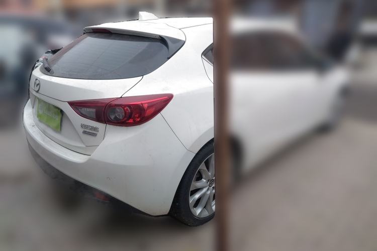 Used Mazda Mazda 3 Axela 2016 Hatchback 2.0L Automatic Flagship Model