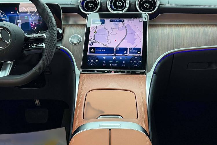 Used Mercedes-Benz GLC 2025 GLC 300 L 4MATIC Dynamic Model 5 Seats