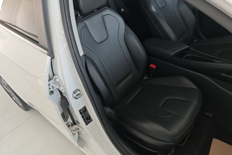 Used Hyundai Elantra 2023 1.5L CVT GLX Elite Edition Right Front Seat