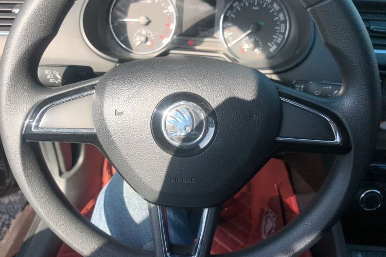 Used Skoda Octavia 2017 Classic Model 1.6L Automatic Comfort Edition
