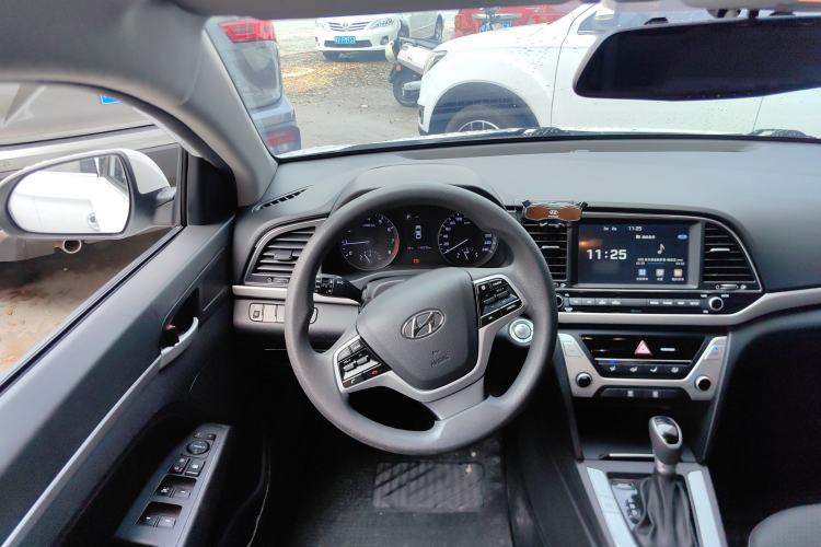 Used Hyundai Elantra (6th Generation / Lingdong) 2016 1.6L Automatic ZhiXuan · Youth Edition
