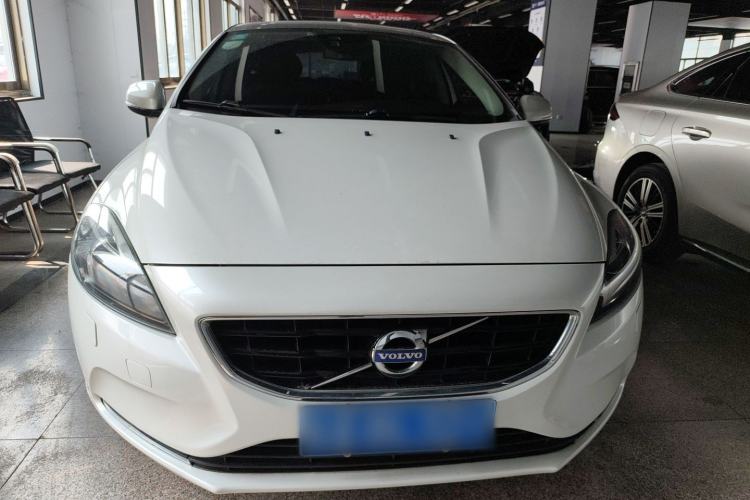 Used Volvo V40 2016 T3 Zhiyi Edition
